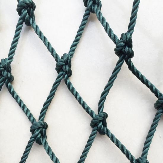 Polyester multifilament fishing net 